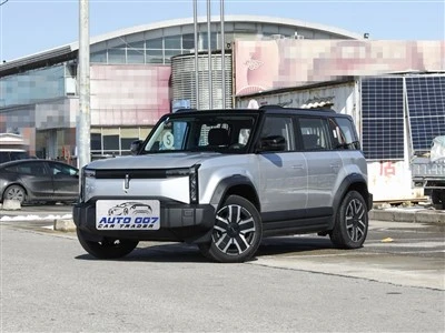 Elektrické auto ICAR 03